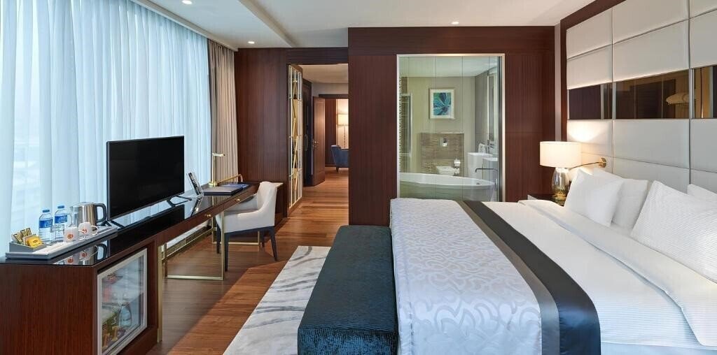 Картинка Elite World Grand Istanbul Basın Ekspres Hotel 5*