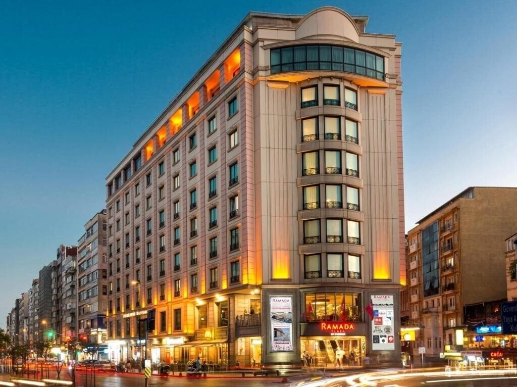 Готель Ramada Plaza Istanbul City Center Hotel 5*