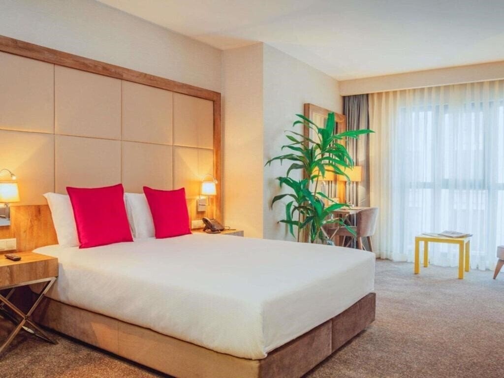 Отель Ibis Styles Istanbul Bomonti 4*