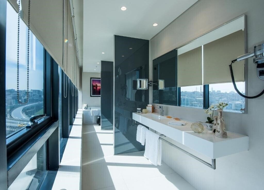 Фото Centro Westside by Rotana 4*