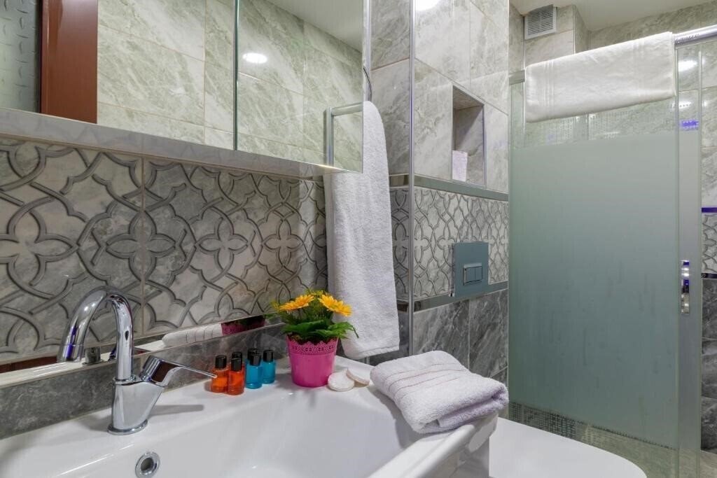 Фото Raimond Hotel 3*