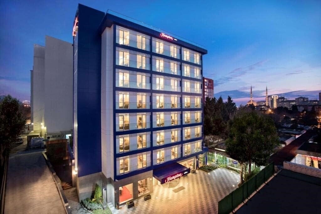 Готель Hampton By Hilton Istanbul Atakoy 3*