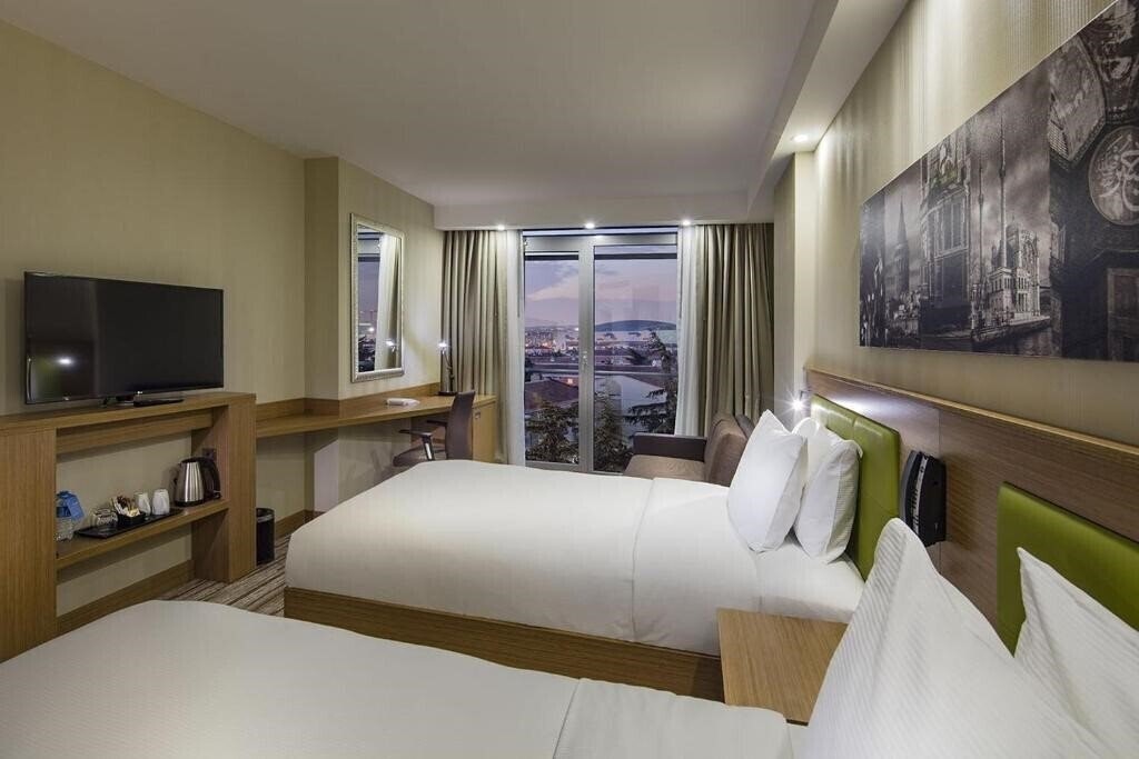 Фото Hampton By Hilton Istanbul Atakoy 3*