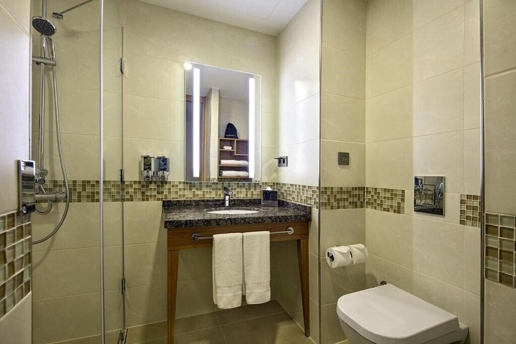 Фотографія Hampton By Hilton Istanbul Atakoy 3*