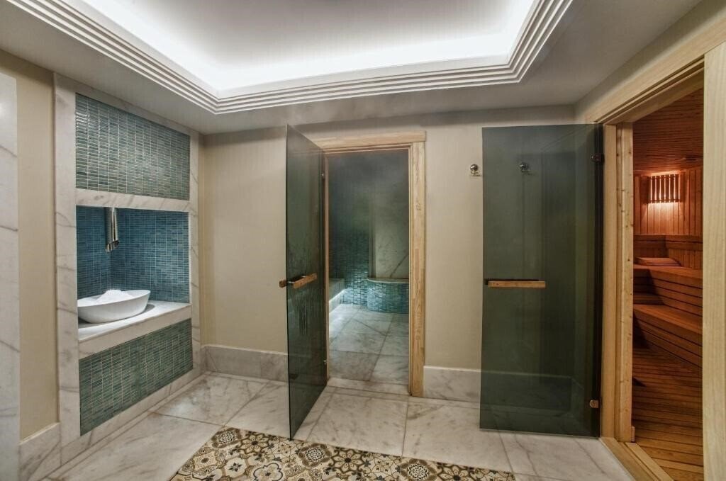 Готель Kaya Istanbul Fair & Convention Hotel 5*