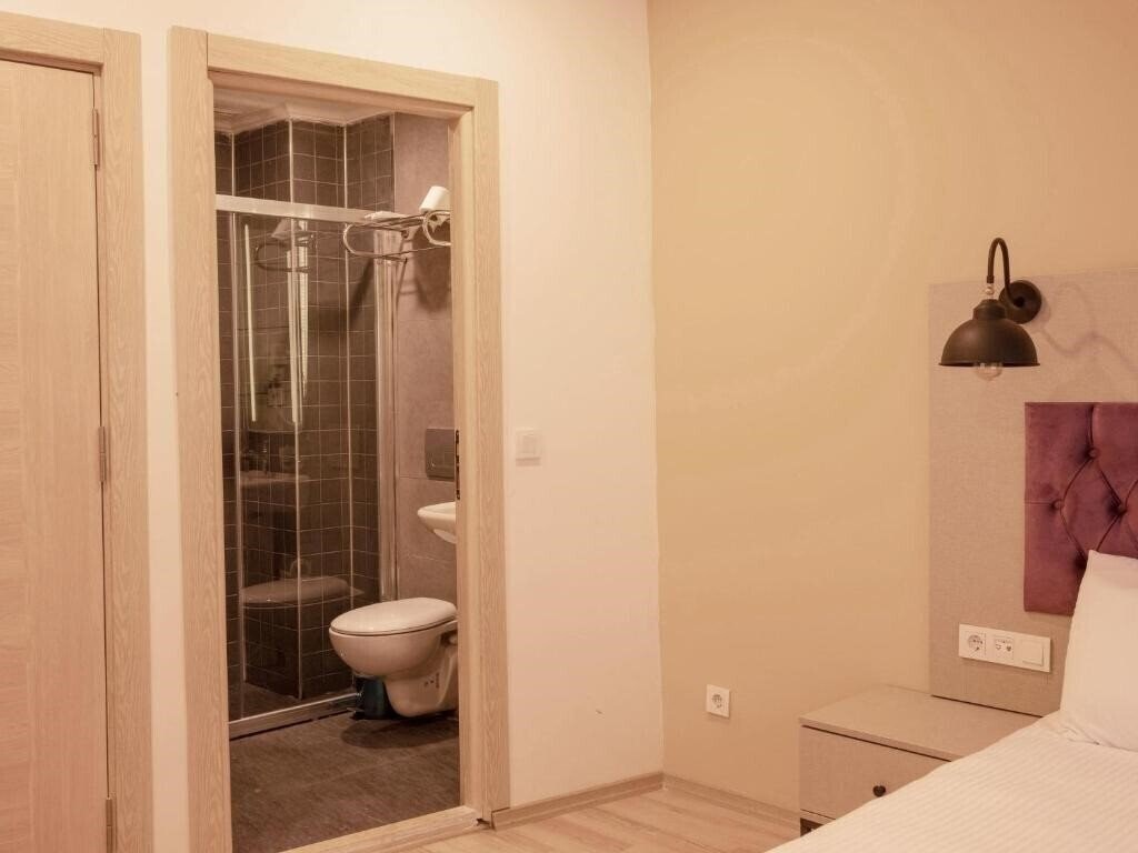 Фото The Lola Hotel 3*
