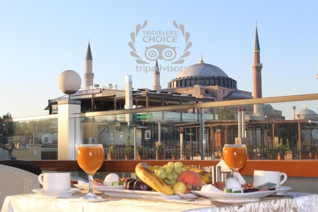 Готель Nayla Palace Hotel 3*