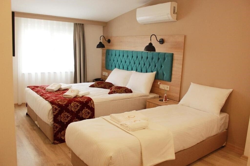 Фото The Laila Hotel 3*