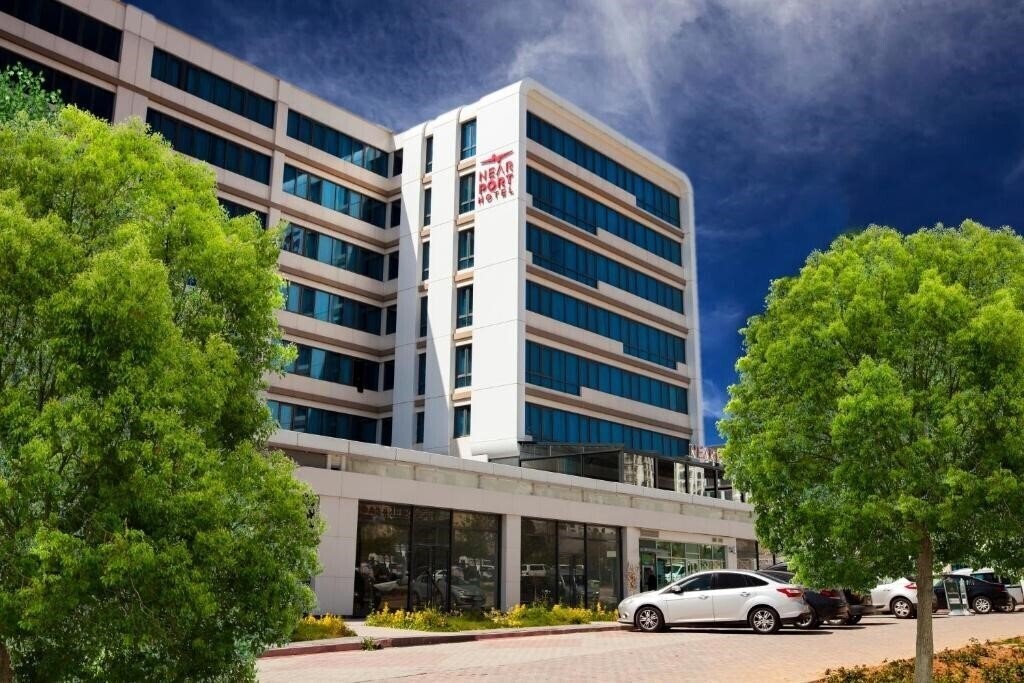 Отель Nearport Hotel 4*