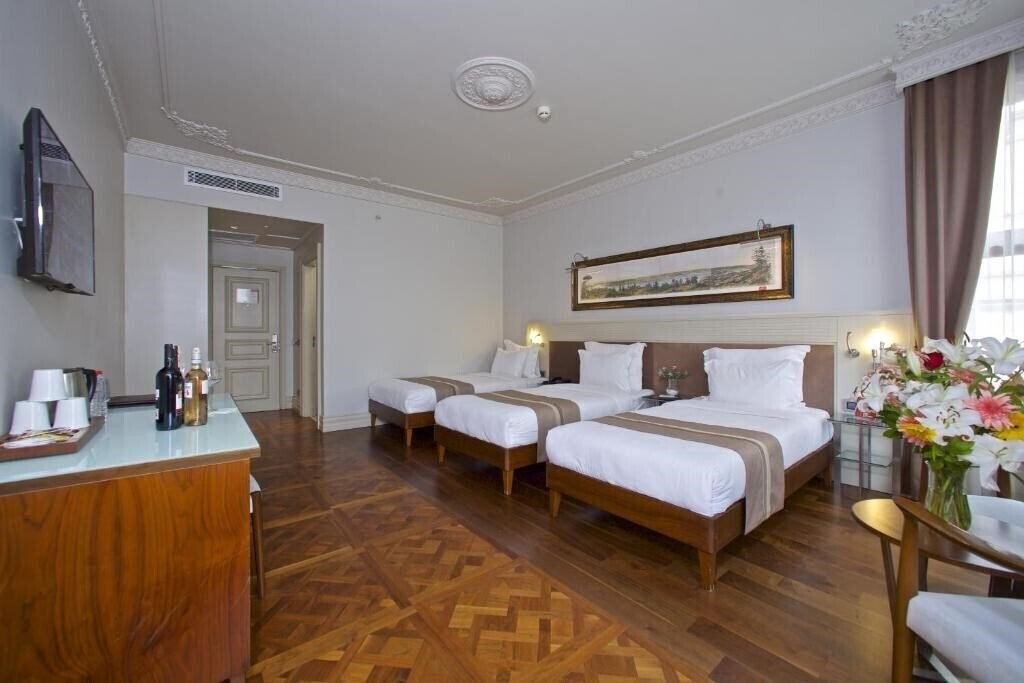 Фотографія Taxim Lounge Hotel 4*