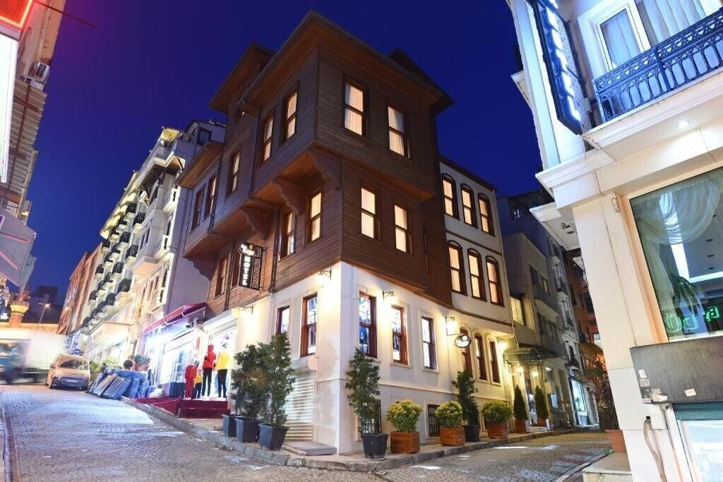 Отель Elyka Hotel Istanbul 3*