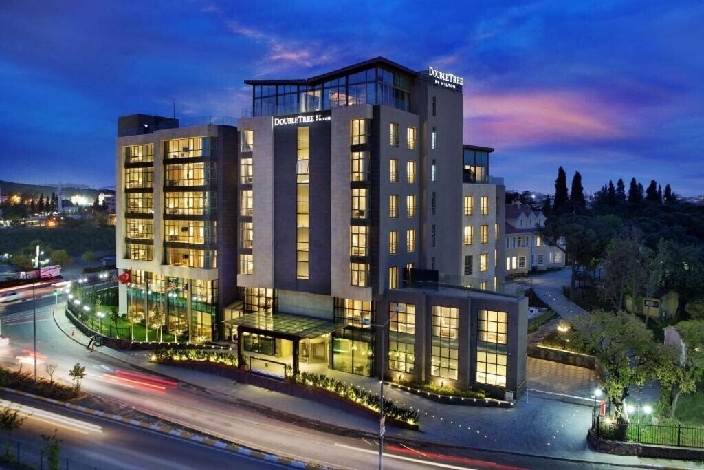Отель Doubletree By Hilton Istanbul Tuzla 4*