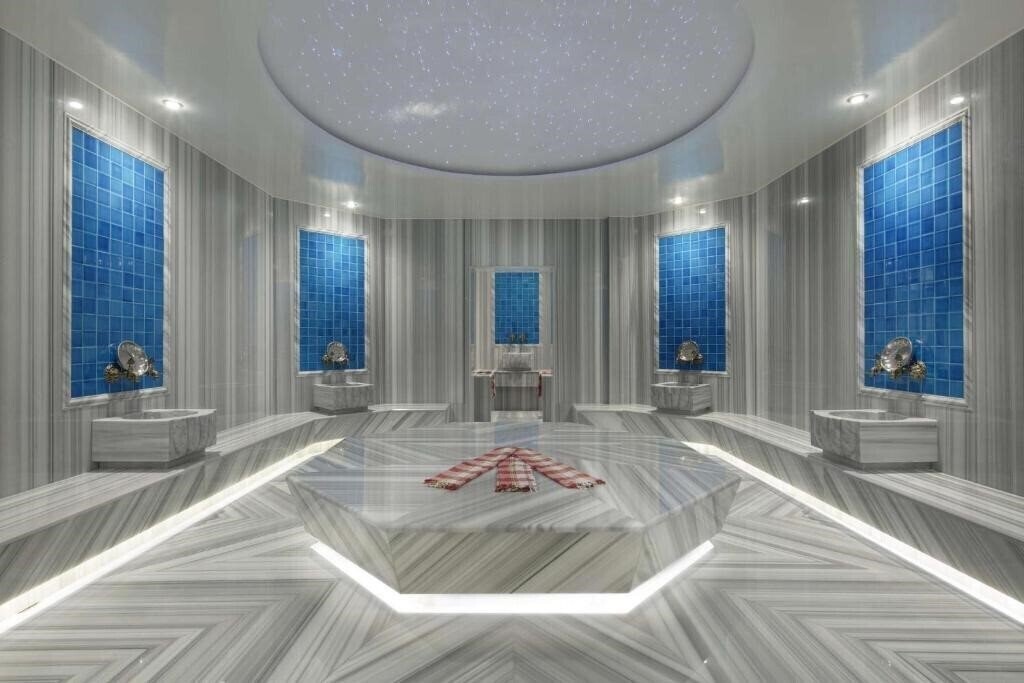 Фотографія Doubletree By Hilton Istanbul Tuzla 4*
