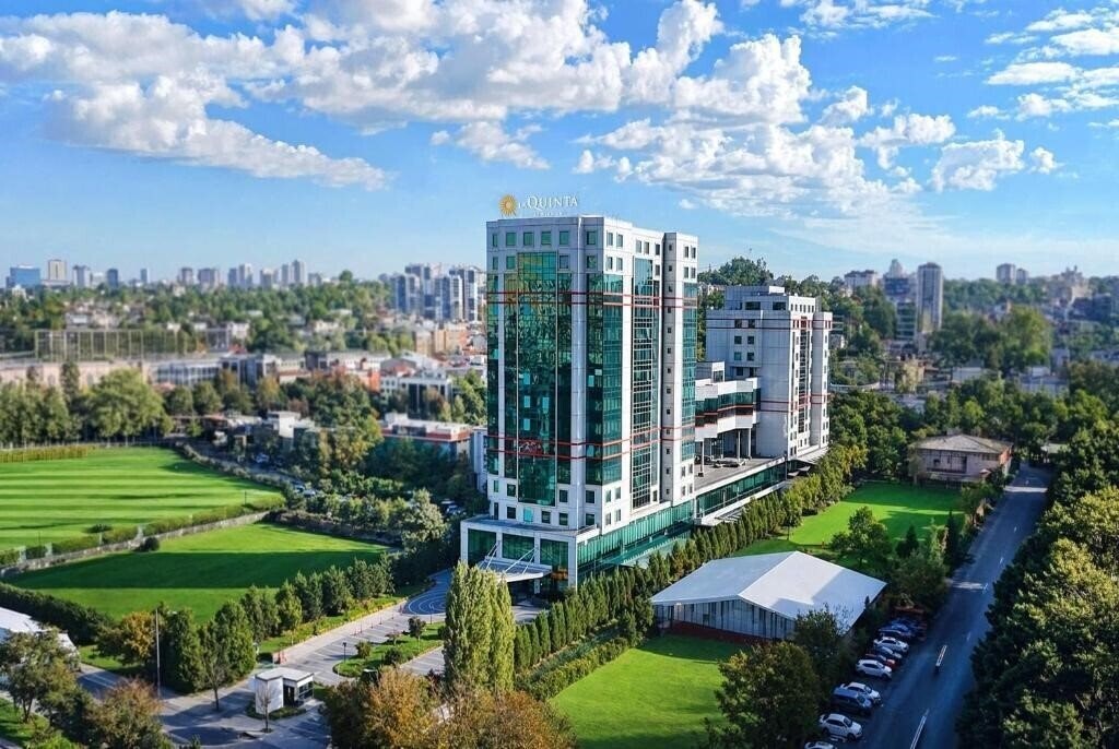 Готель La Quinta By Wyndham Istanbul Gunesli 5*