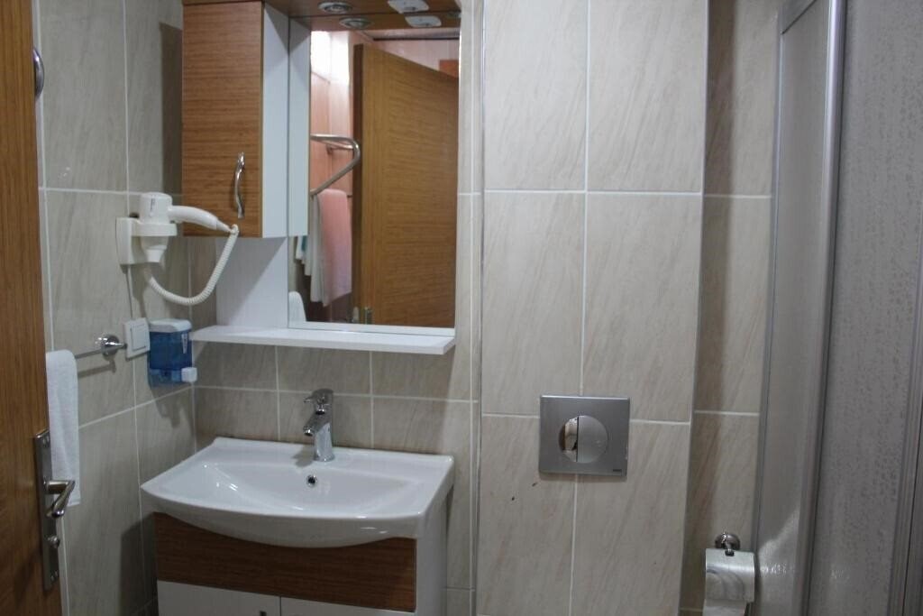 Фотографія Gorur Hotel 3*