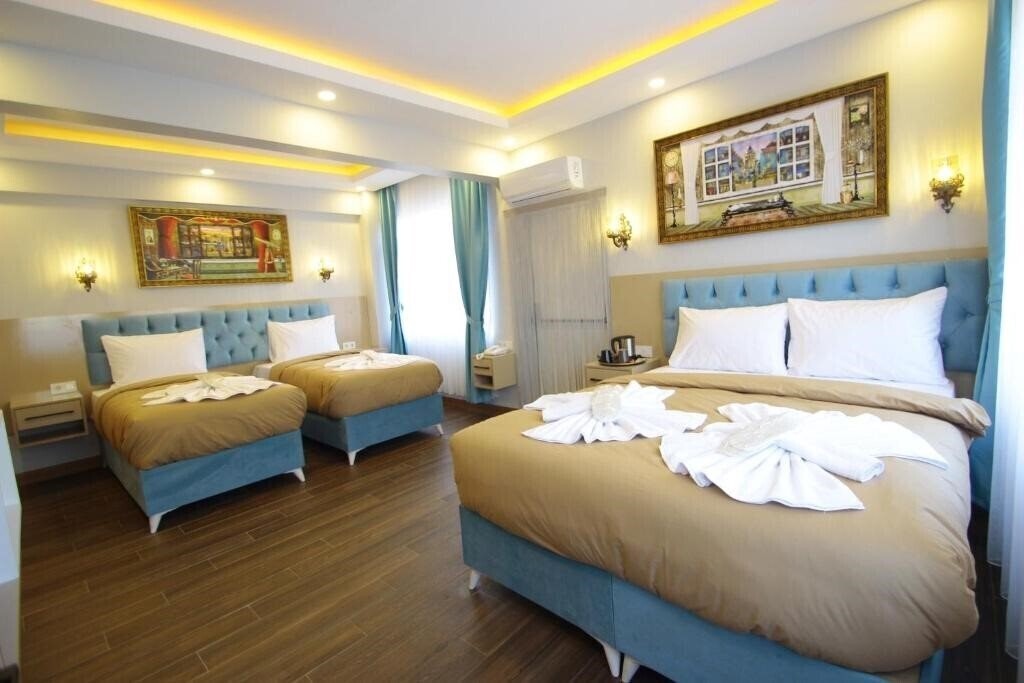 Отель Hira Hotel 3*