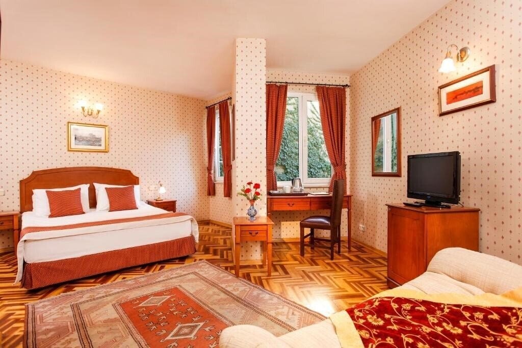 Фото Erguvan Hotel 4*