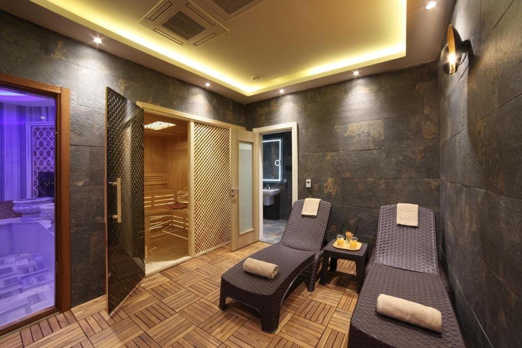 Фотографія Pell Palace Hotel & SPA 3*
