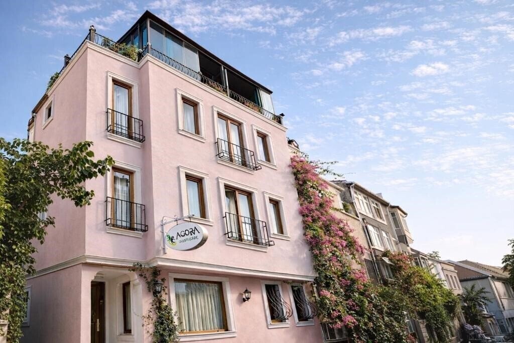 Готель Agora Guesthouse & Hostel 3*