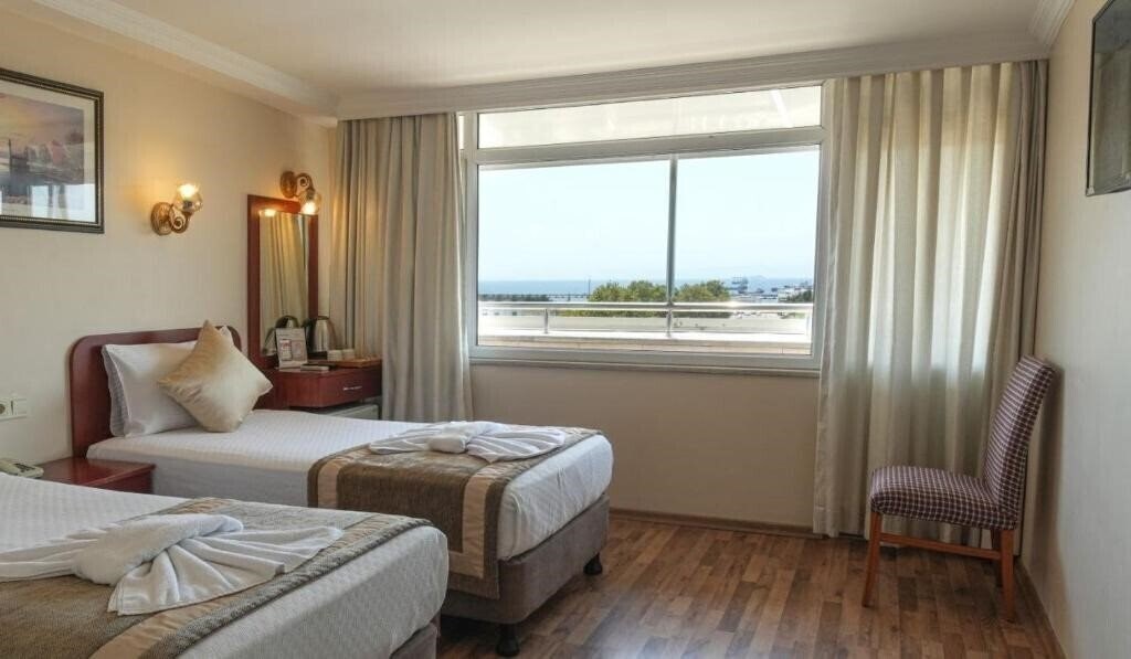 Фото Akyildiz Hotel 3*