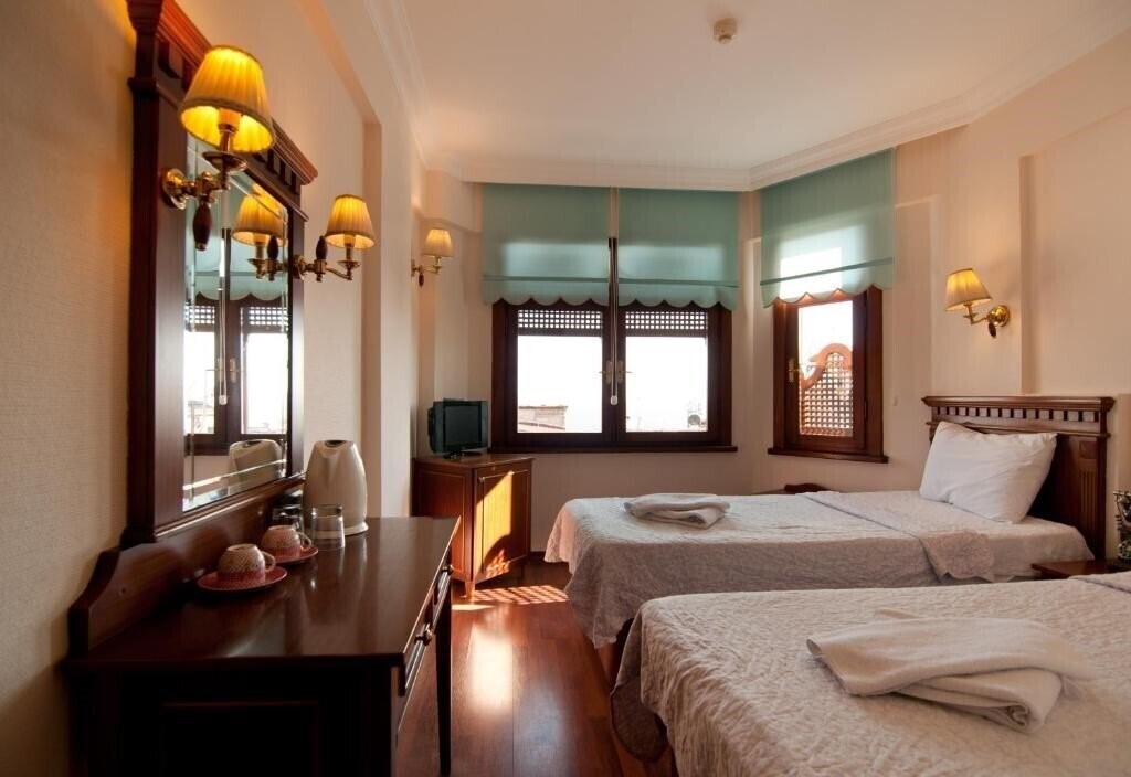 Фото Emine Sultan Hotel 4*