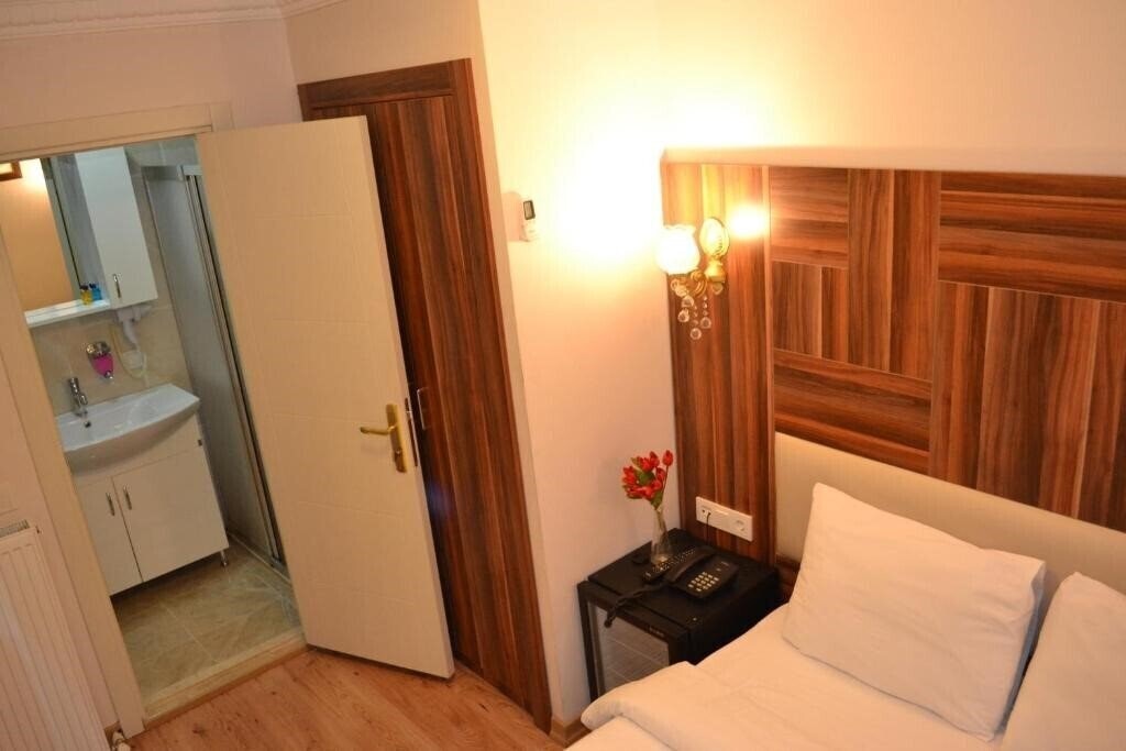 Фотографія Hotel Fatih 3*