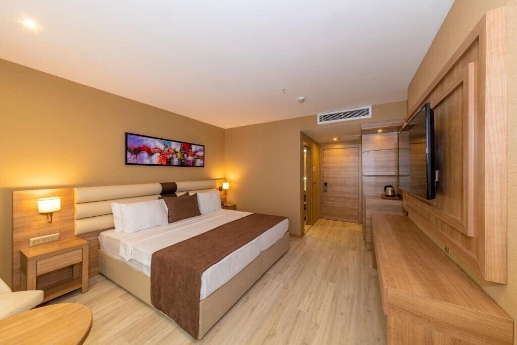 Готель 38 Hotel 3*