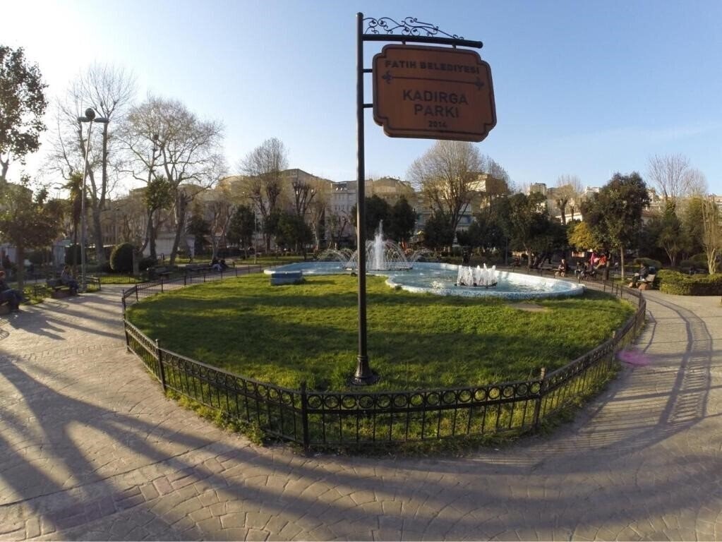 Фото Blue Eye Suites 3*