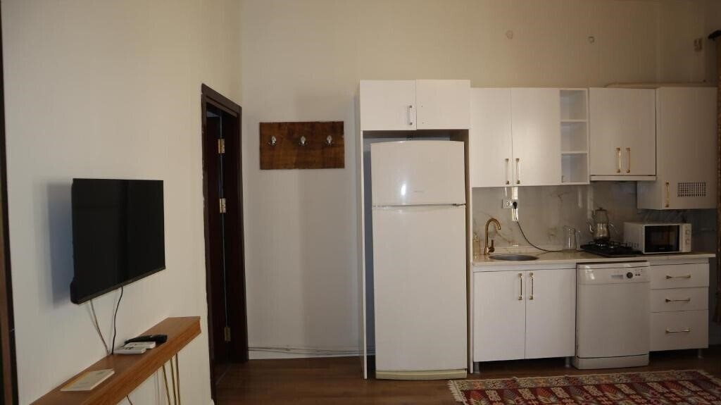 Фото Blue Eye Suites 3*