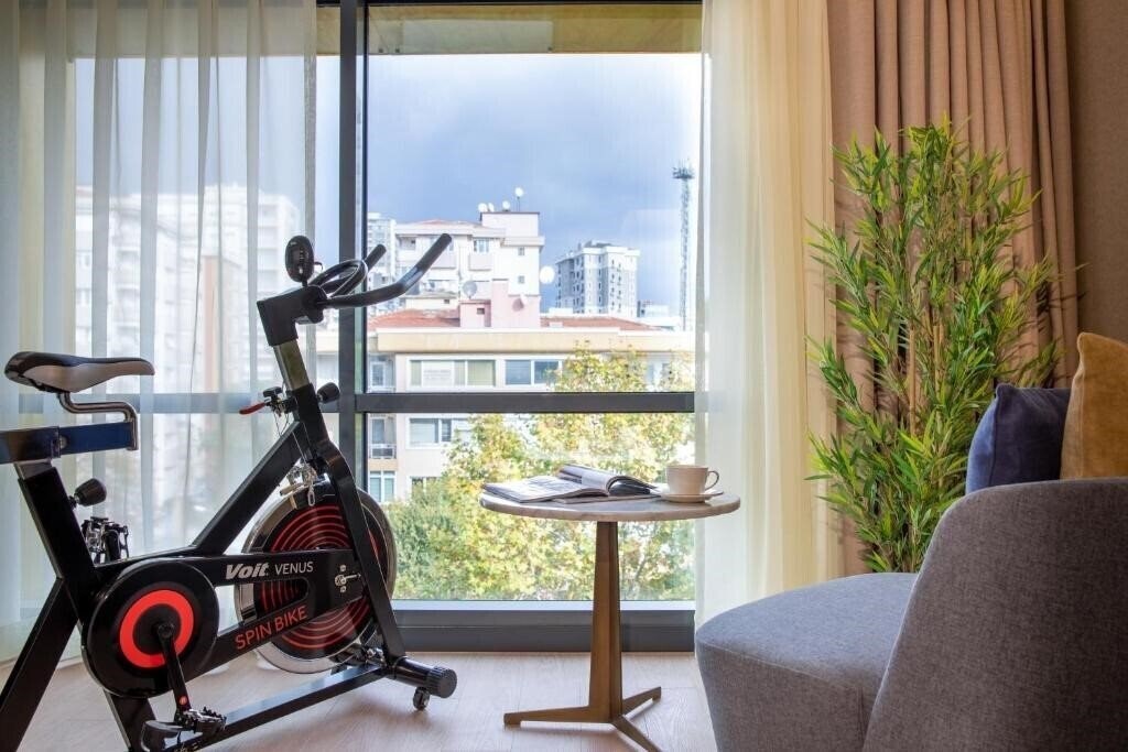 Фото Broyt Suites Hotel 4*