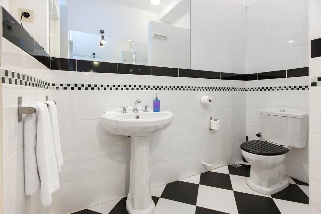 Фото Chiconomy Suites 4*