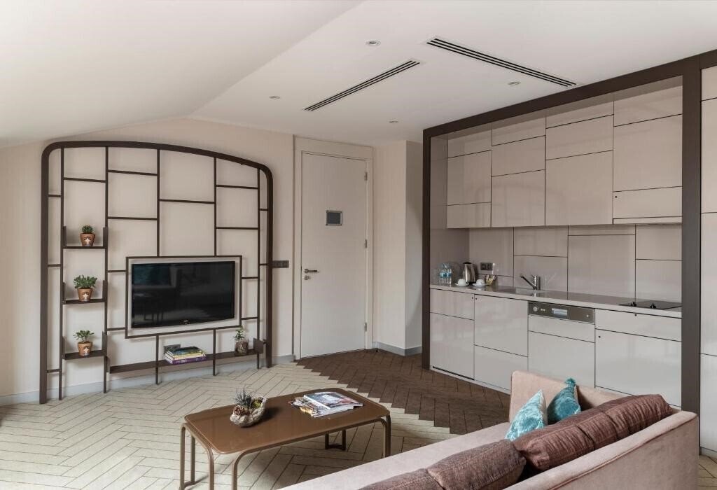 Фотографія Upsuites Hotel (ex. L'onde Business Suites) 4*