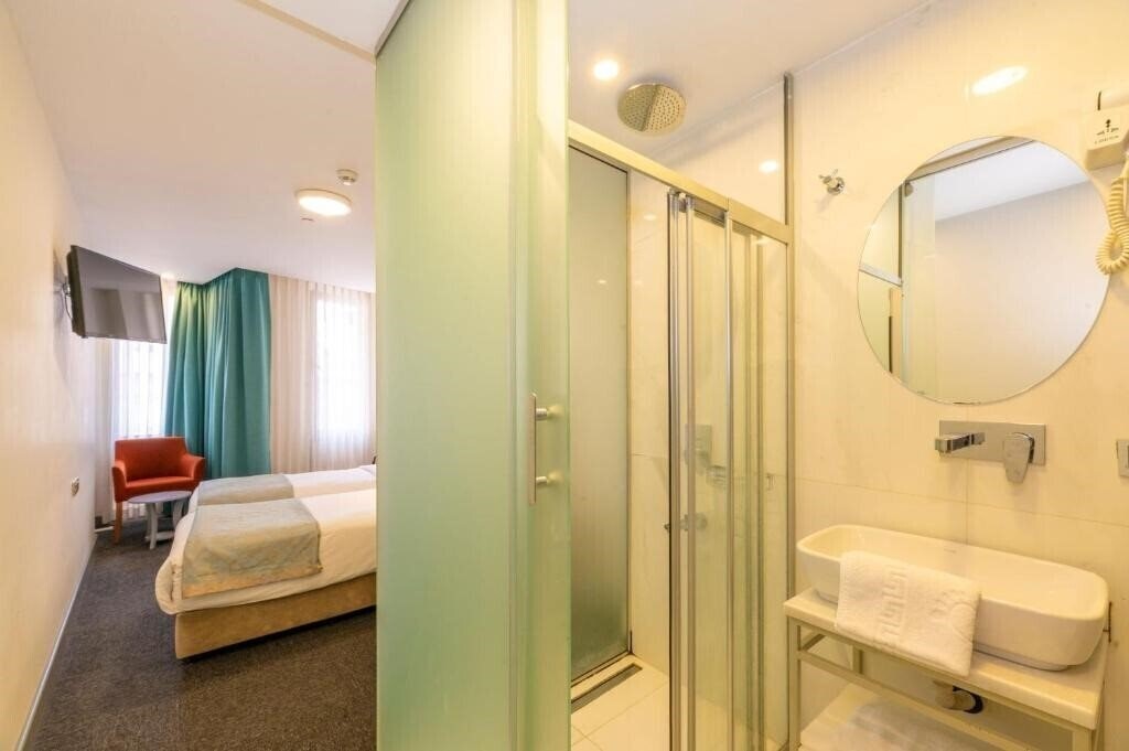 Фото Hotel V Plus Taksim 3*