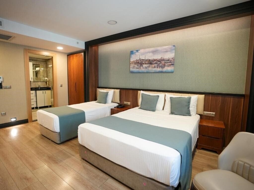Готель Valens Hotel 4*