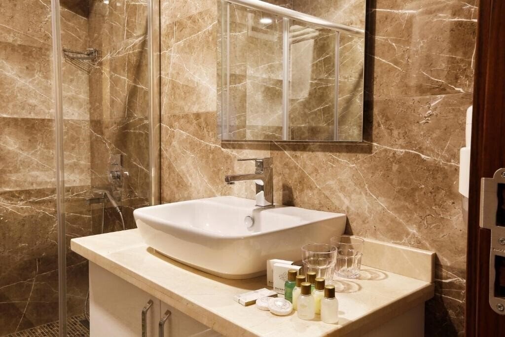 Картинка The White Orient Hotel 4*