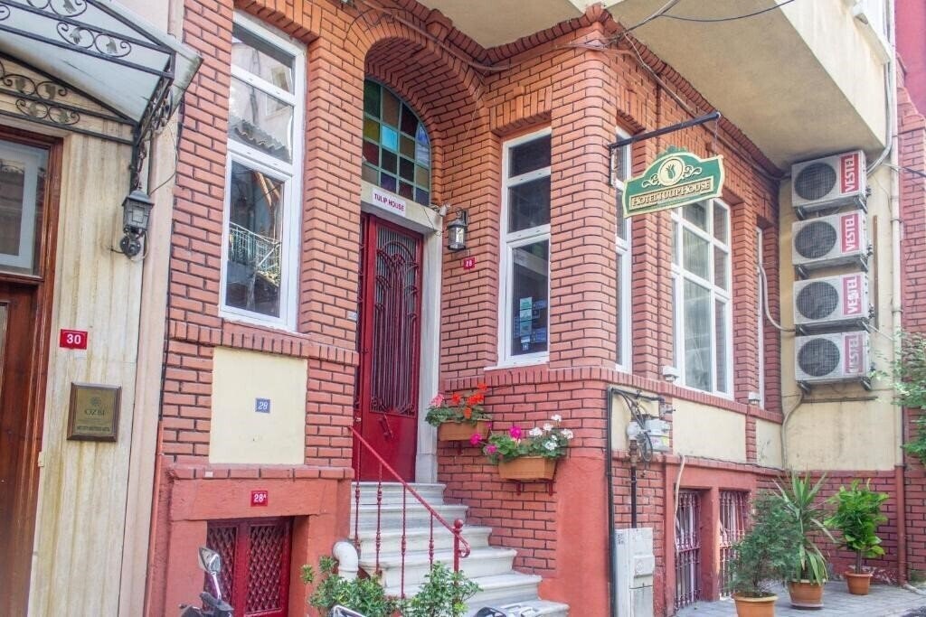 Отель Tulip House Hotel 3*