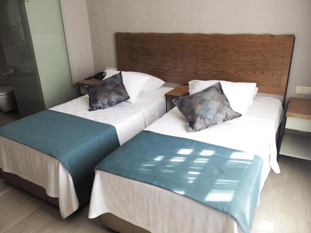 Фотографія Galatahan Hotel (ex. Galatahan Hotel Istanbul Karakoy) 4*