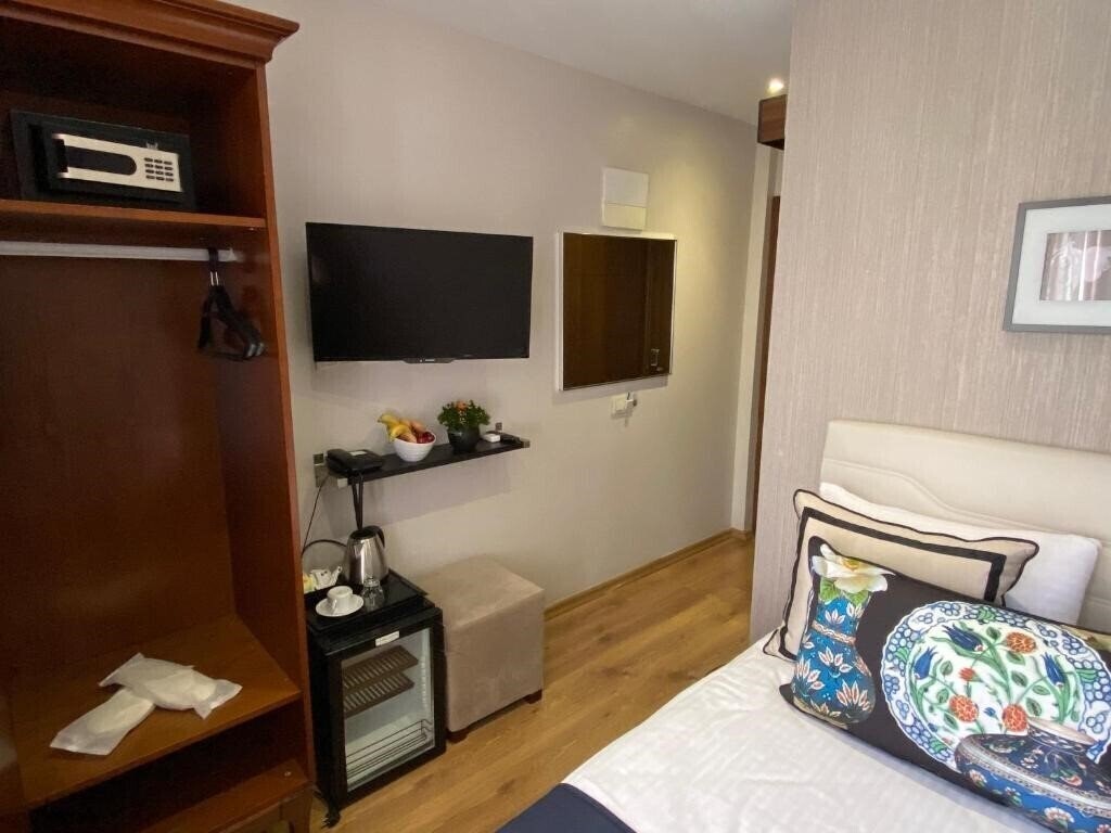 Фотографія Four Doors Hotel 3*