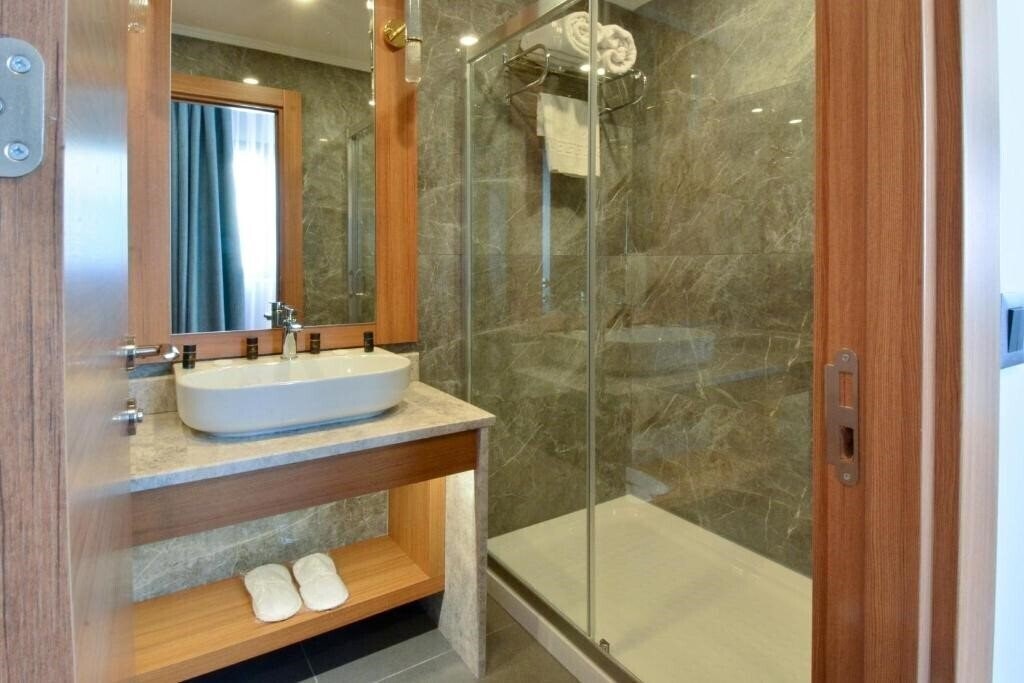 Фотография Expoist Hotel 4*