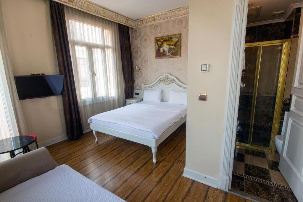 Фото Iq Hotel 3*