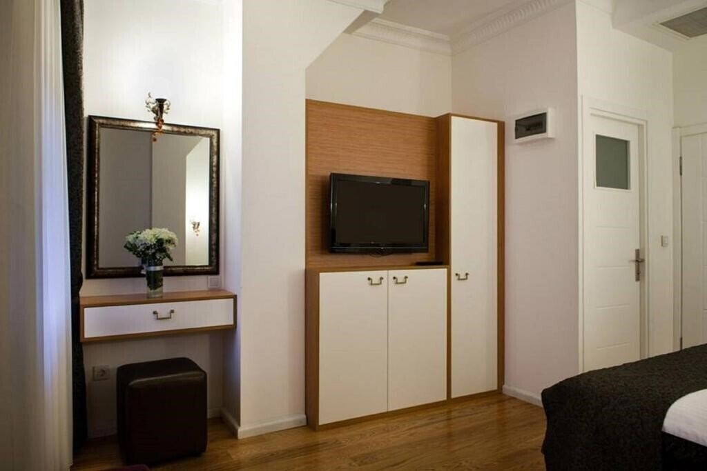 Фотографія Jakaranda Boutique Hotel Istanbul 3*