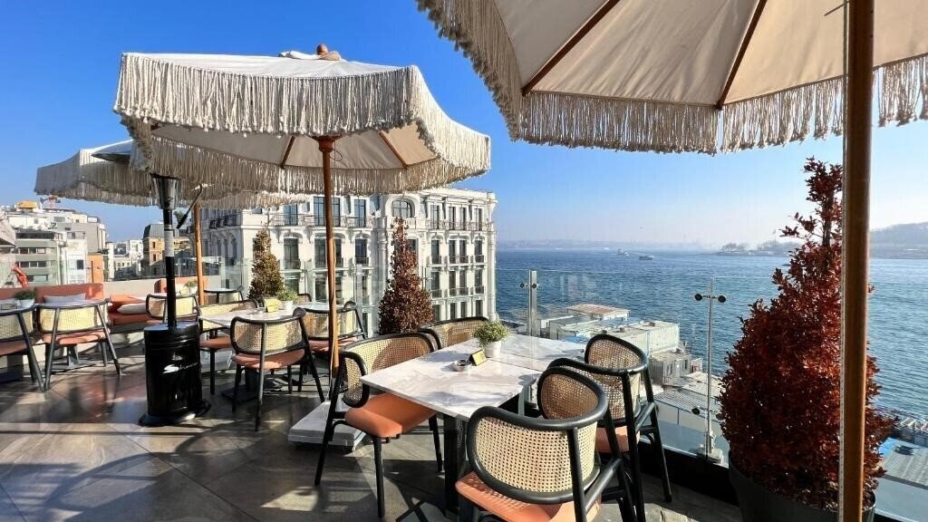 Фотографія The Wings Hotel Istanbul 4*
