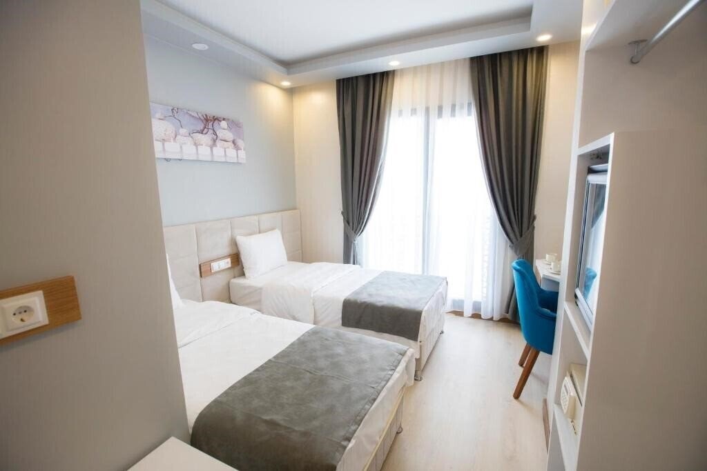 Готель Royal Inci Airport Hotel 3*