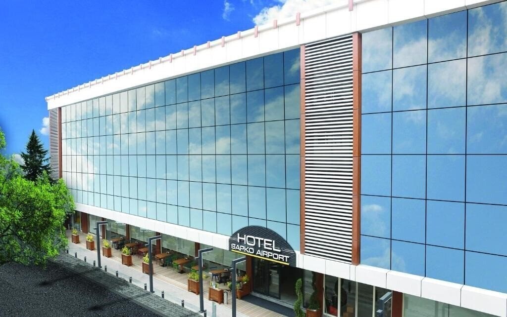 Готель Sapko Airport Hotel 3*