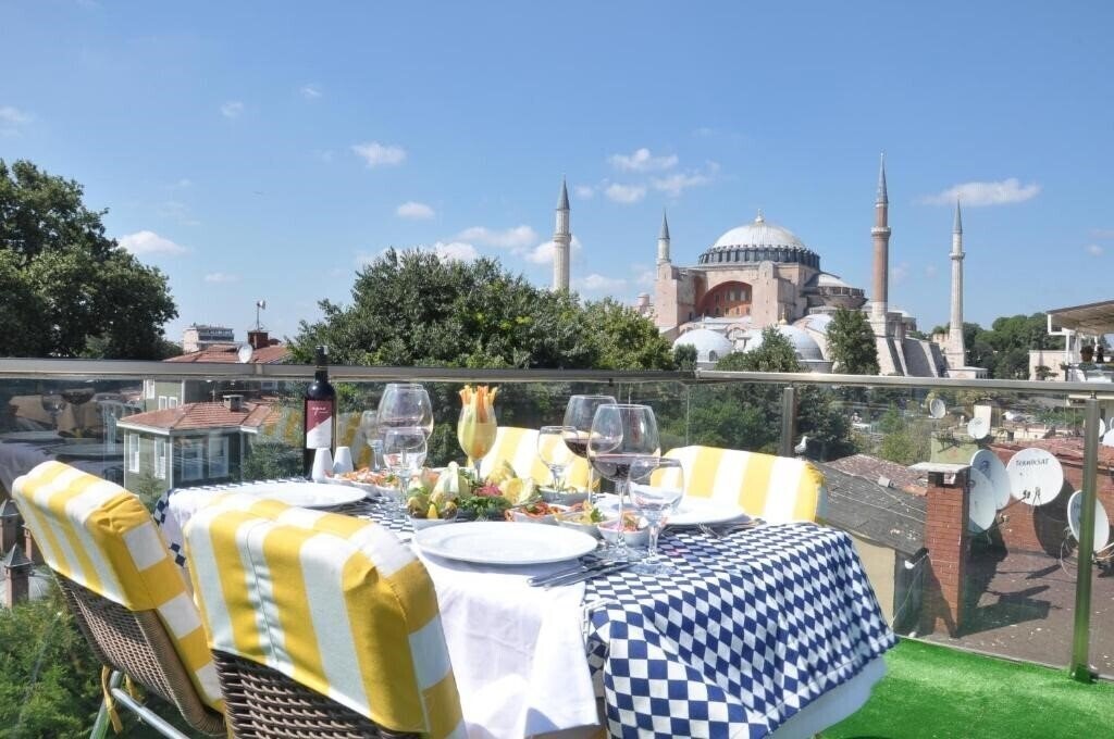 Готель Seven Dreams Hotel 4*