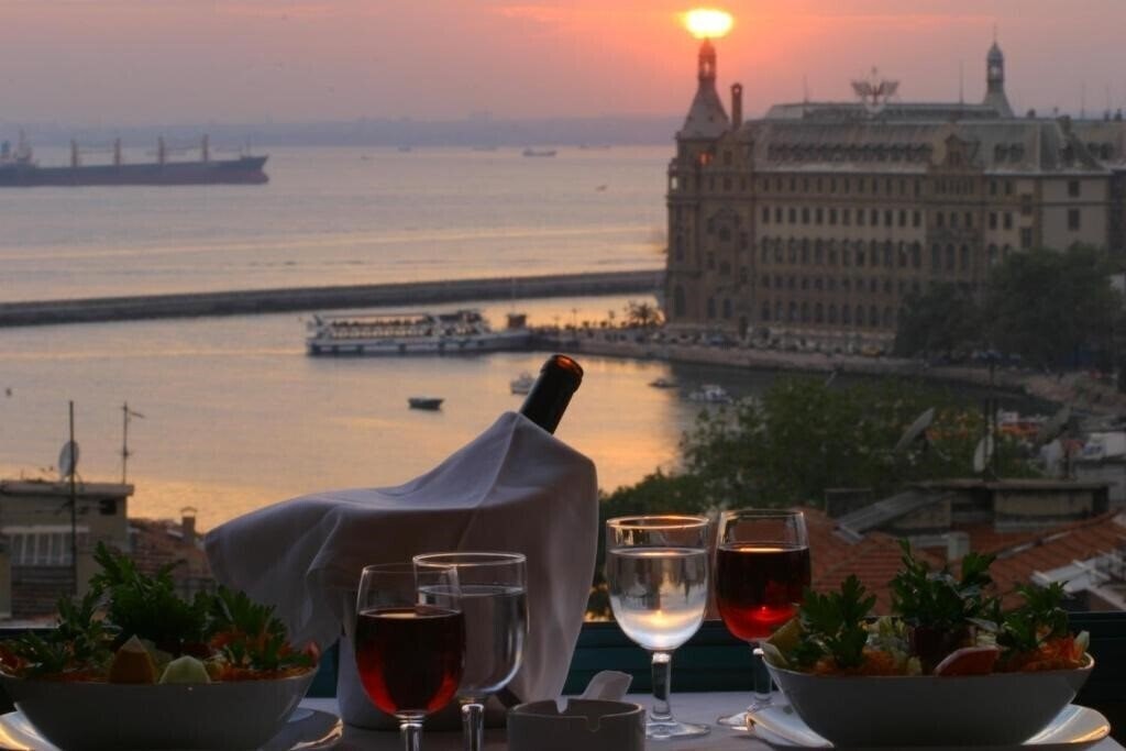 Отель Sidonya Hotel 3*