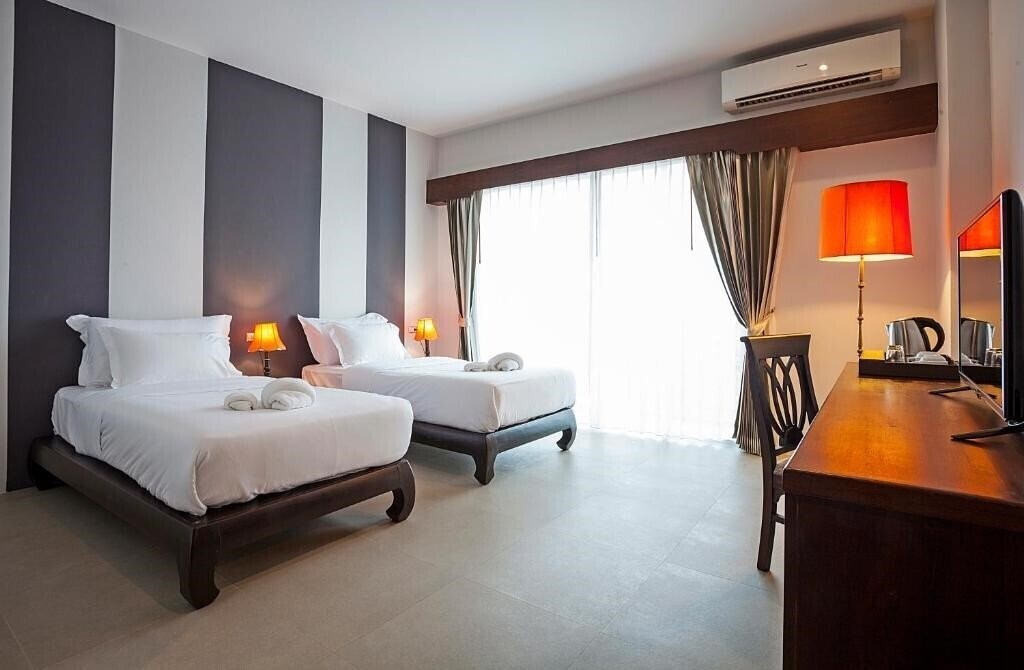 Фото The Bridge Hotel 4*