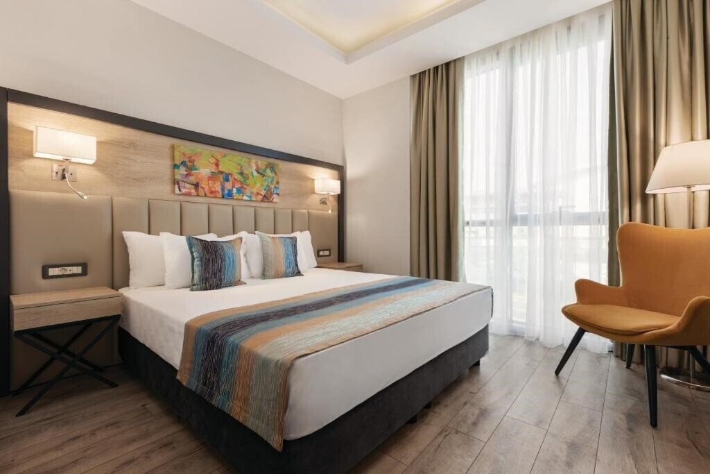 Фото Ramada Encore By Wyndham Istanbul Basin Express 3*