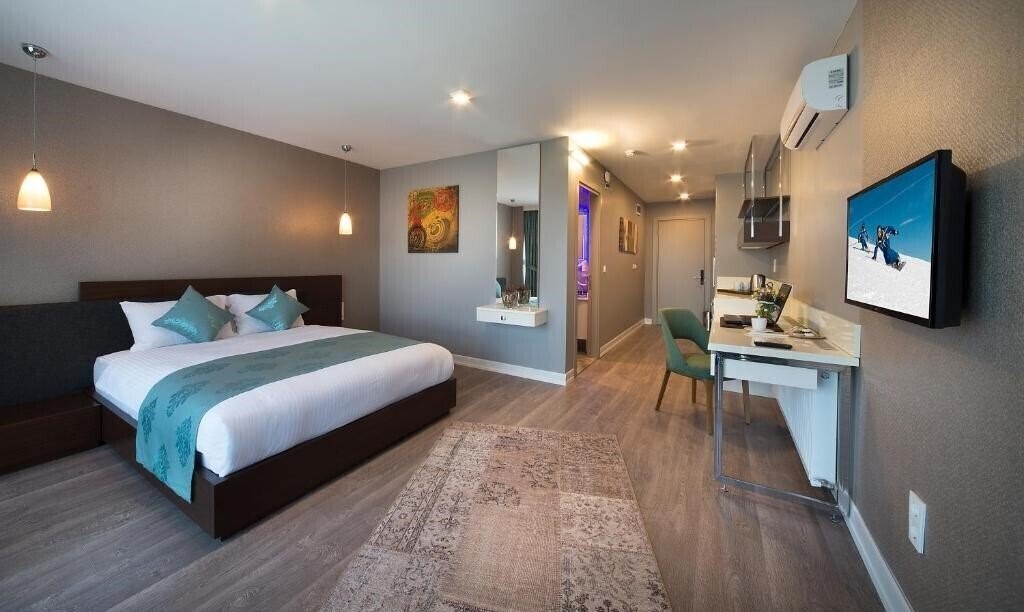 Зображення The Clock Suites 3*