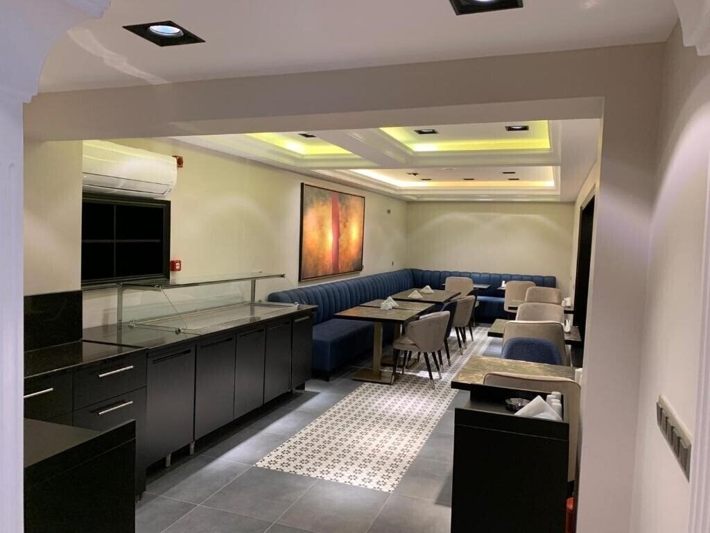 Фото Regency World Suite & Hotel 4*